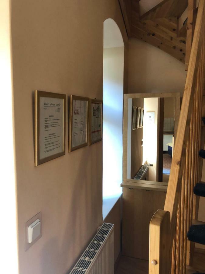 Gunia Guest house